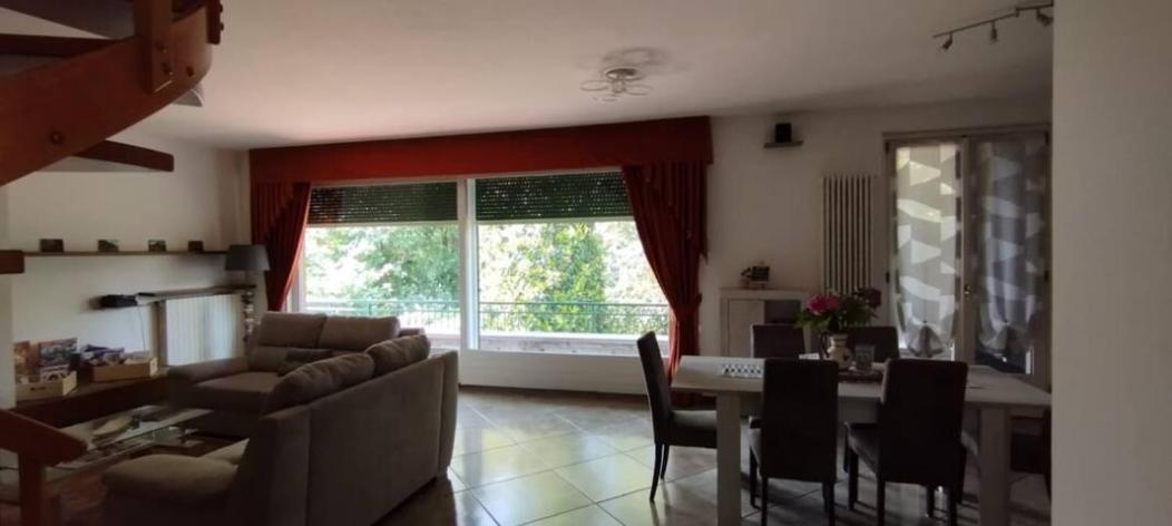 Lukas Home Con Il Cuore Appartamento 3 Camere Al Piano Terra E Appartamento 1 Camera In Taverna Merone Bagian luar foto