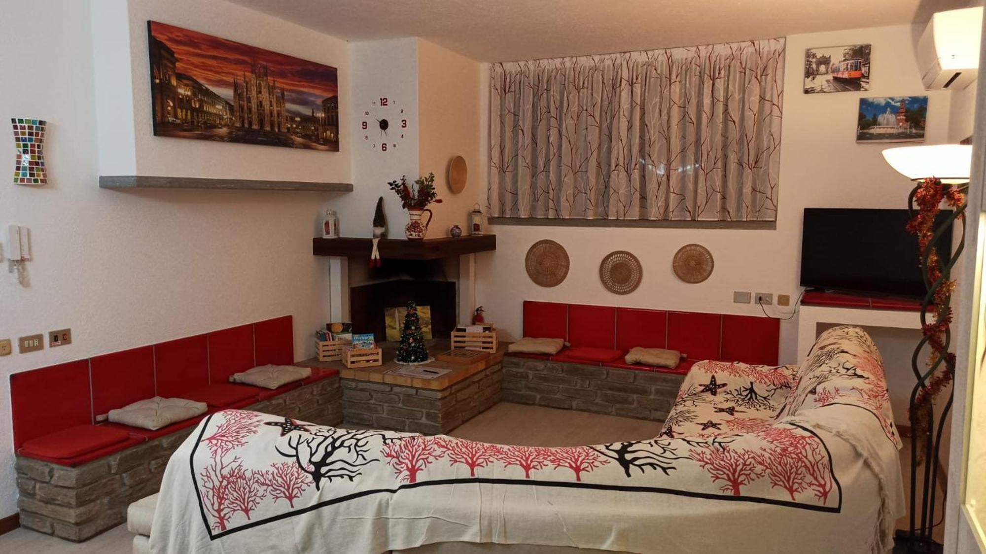 Lukas Home Con Il Cuore Appartamento 3 Camere Al Piano Terra E Appartamento 1 Camera In Taverna Merone Bagian luar foto