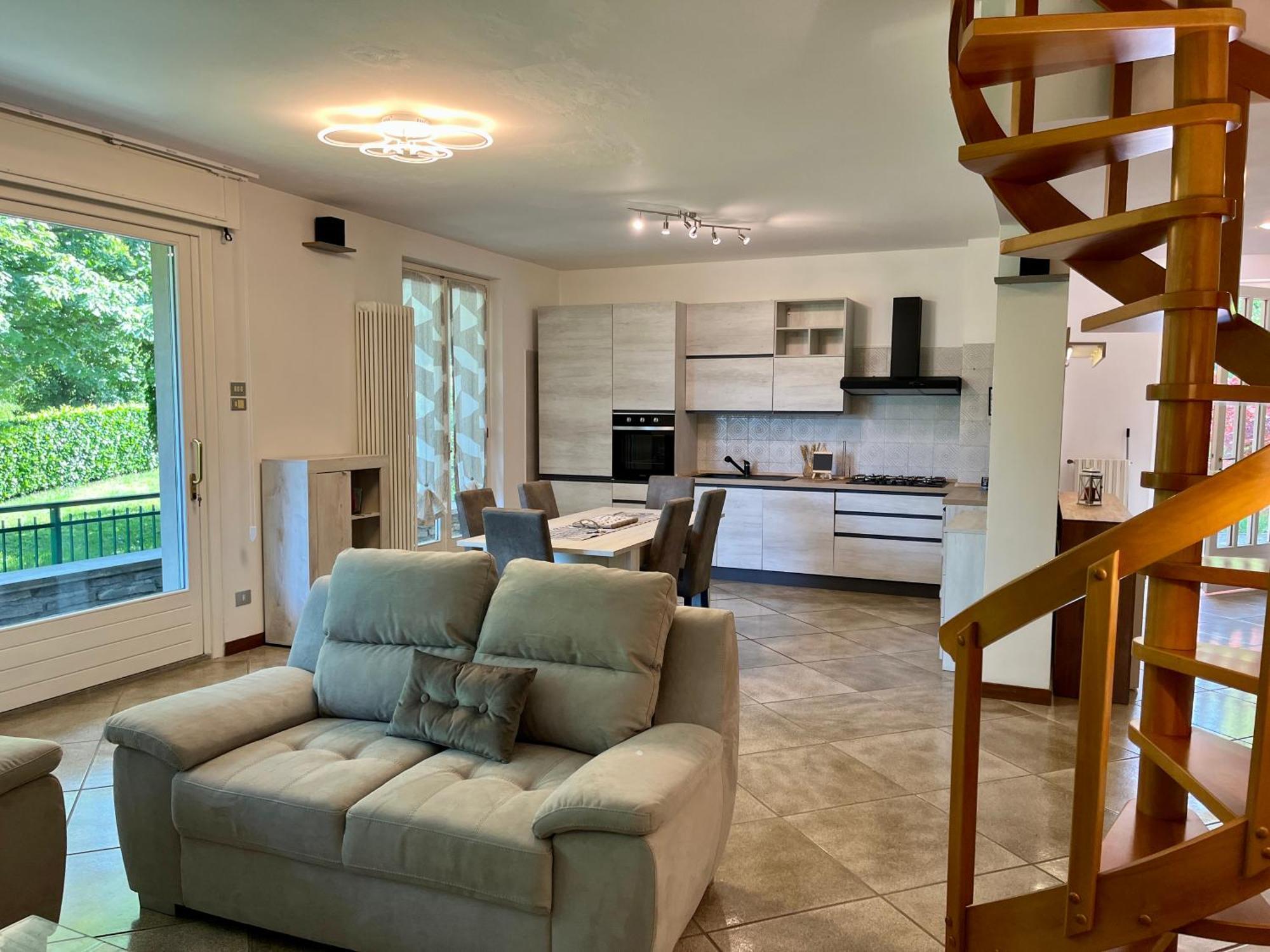 Lukas Home Con Il Cuore Appartamento 3 Camere Al Piano Terra E Appartamento 1 Camera In Taverna Merone Bagian luar foto